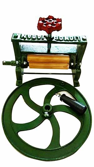 Dry Squid Hand Grinder 5 Inch Brass Grinding Rod Thai Vintage Hand Crank Wheel Rollers